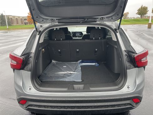 Certified 2025 Chevrolet Trax LS image 44