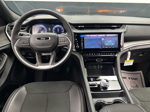 New 2026 Jeep Grand Cherokee Altitude AWD/4WD image 25