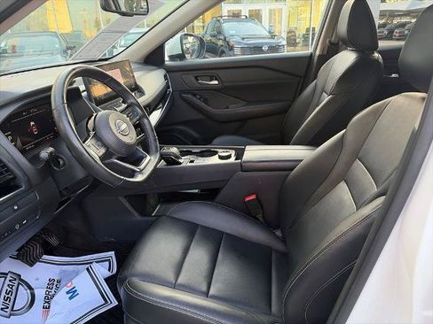 Certified 2024 Nissan Rogue SL AWD/4WD image 17