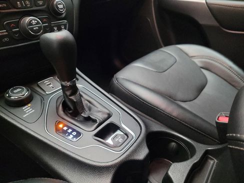 Used 2022 Jeep Cherokee Latitude Lux w/ Sun & Sound Group AWD/4WD image 26