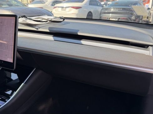 Used 2020 Tesla Model 3 Standard Range image 17