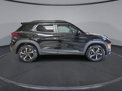 Certified 2023 Chevrolet TrailBlazer RS w/ Convenience Package FWD image 9