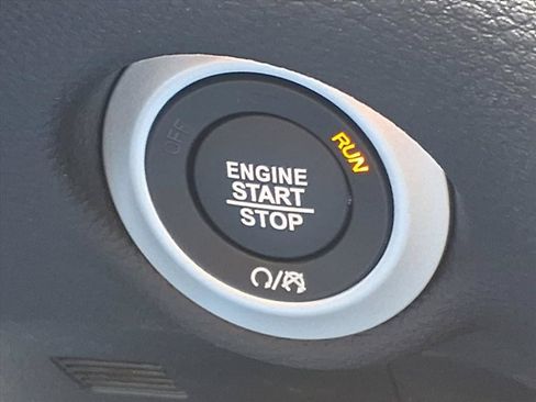 New 2026 Chrysler Pacifica Select FWD image 7