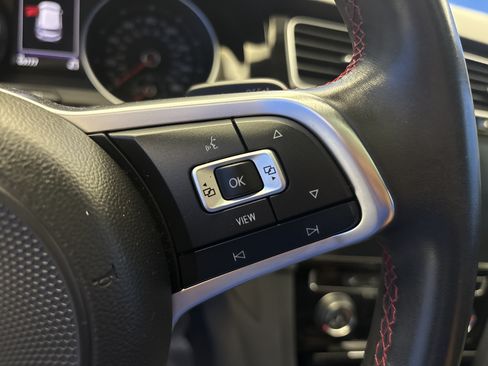 Used 2019 Volkswagen GTI SE FWD image 17