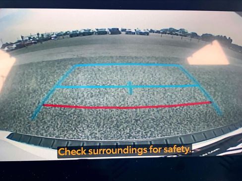 Used 2023 Toyota Highlander XLE AWD/4WD image 26