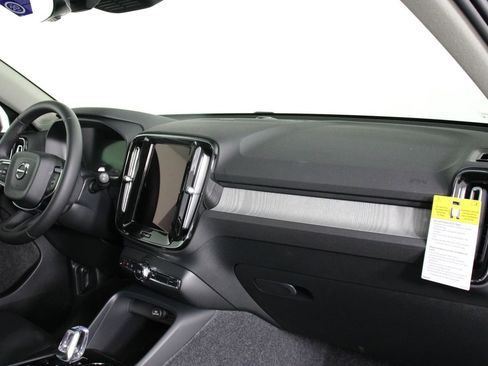 New 2026 Volvo XC40 B5 Plus w/ Climate Package image 9