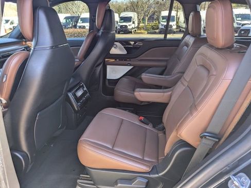 Certified 2023 Lincoln Aviator Reserve w/ Equipment Group 201A image 14