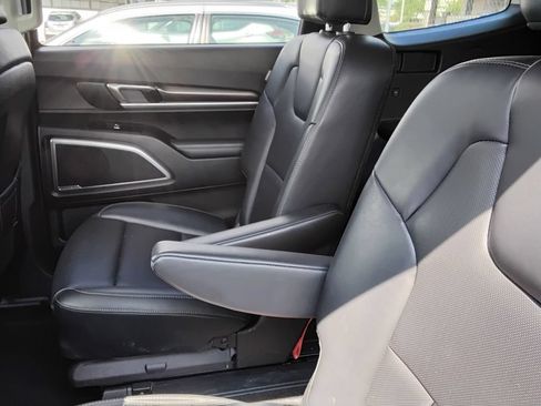 Used 2025 Kia Telluride S AWD/4WD image 11