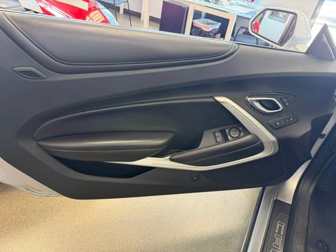 Used 2018 Chevrolet Camaro SS RWD image 22