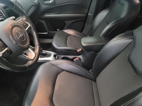 Used 2020 Jeep Compass Latitude w/ Cold Weather Group AWD/4WD image 17