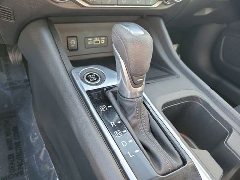 Used 2025 Nissan Sentra SV FWD image 29