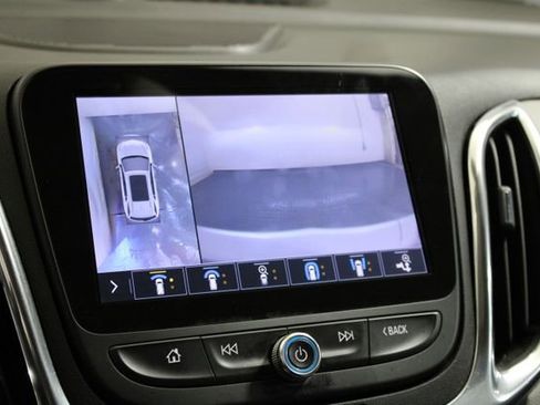 Used 2020 Chevrolet Equinox Premier AWD/4WD image 17