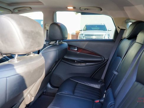 Used 2017 INFINITI QX50 Sport Utility 4D w/ Premium Package image 21