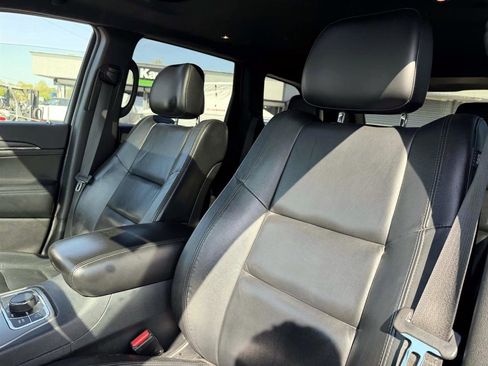 Used 2018 Jeep Grand Cherokee Limited AWD/4WD image 9