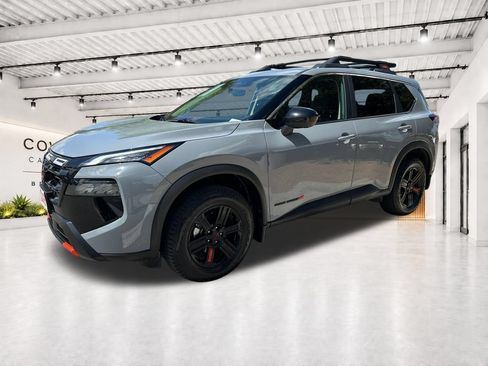 Used 2025 Nissan Rogue SV AWD/4WD image 4