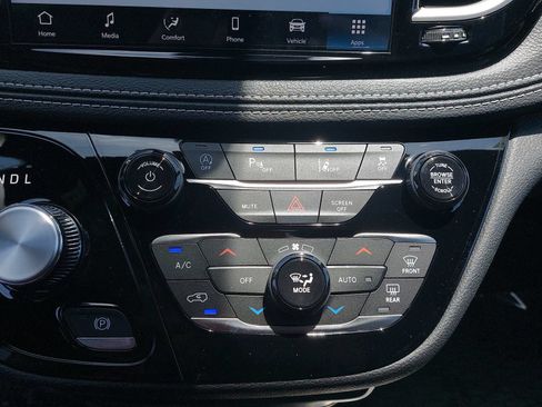 New 2026 Chrysler Pacifica Select FWD image 21