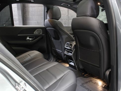 Used 2025 Mercedes-Benz GLE 580 4MATIC w/ Driver Assistance Package image 42