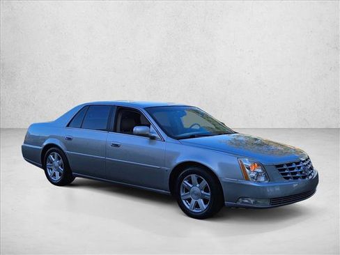 Used 2007 Cadillac DTS FWD image 3