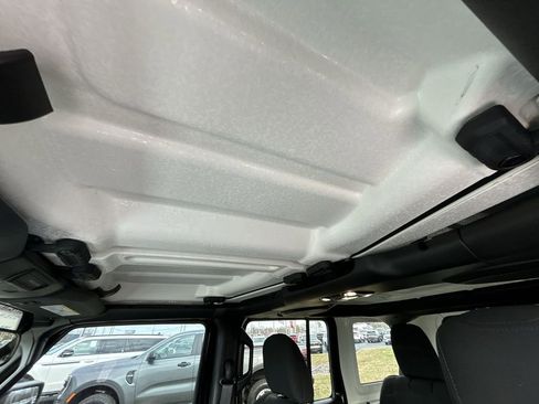 Used 2021 Jeep Wrangler Unlimited Sport image 27