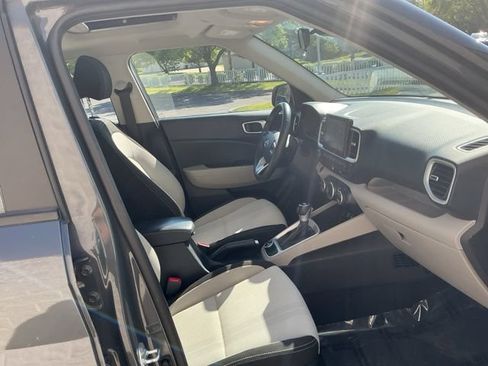 Certified 2024 Hyundai Venue SEL FWD image 31