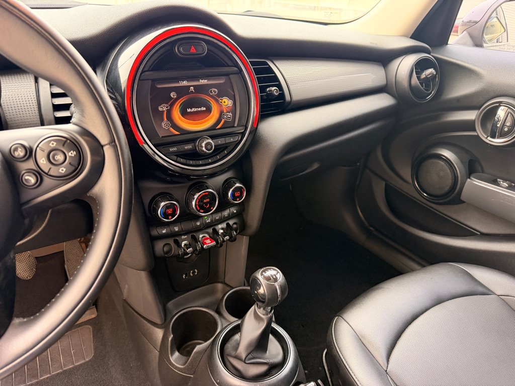 Used 2017 MINI Cooper 4-Door Hardtop FWD image 10