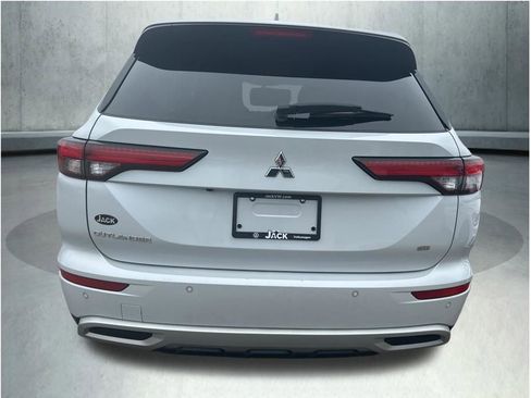 Used 2024 Mitsubishi Outlander SE Black Edition AWD/4WD image 4