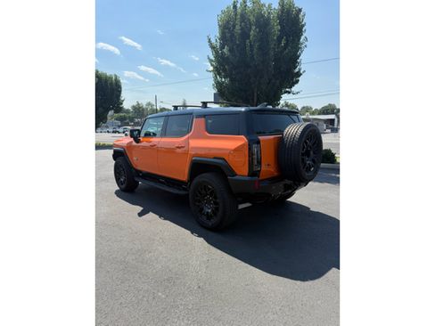 Used 2024 GMC Hummer EV 2X w/ LPO, Illumination Package AWD/4WD image 4