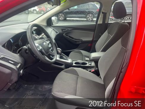 Used 2012 Ford Focus SE w/ SE Winter Pkg image 17