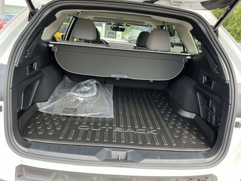 Certified 2025 Subaru Outback Premium w/ Popular Package #1A AWD/4WD image 21