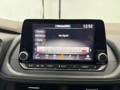 Used 2023 Nissan Rogue SV w/ SV Premium B Package image 31