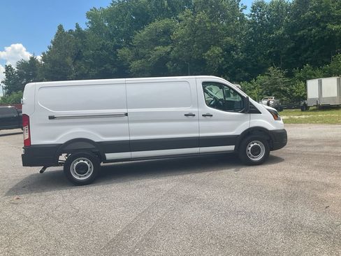 New 2026 Ford Transit 250 Low Roof RWD image 4