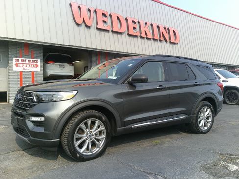 Used 2020 Ford Explorer XLT w/ Equipment Group 202A AWD/4WD image 1