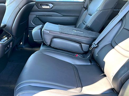 New 2025 Nissan Armada SV image 15