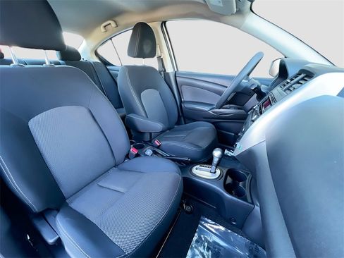 Used 2016 Nissan Versa SV image 24