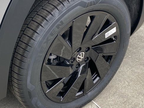 New 2026 Volkswagen Atlas SE image 12