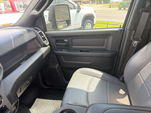 Used 2025 RAM 2500 Tradesman w/ Chrome Appearance Group AWD/4WD image 36
