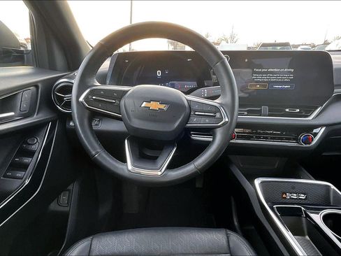 Used 2025 Chevrolet Equinox LT w/ Convenience Package II AWD/4WD image 5