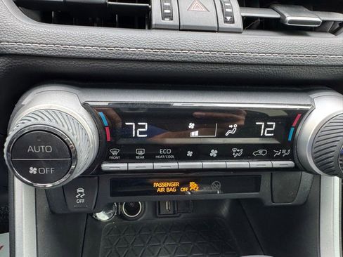 Used 2021 Toyota RAV4 XLE Premium AWD/4WD image 23