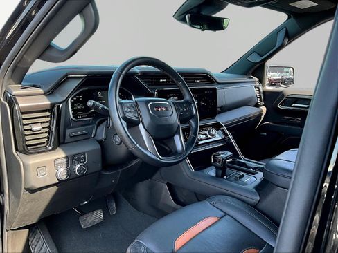 Used 2024 GMC Sierra 1500 AT4 w/ Technology Package AWD/4WD image 15