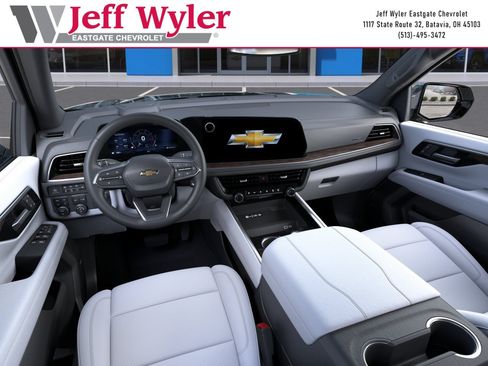 New 2026 Chevrolet Suburban Premier w/ Sun And Tow Package AWD/4WD image 16
