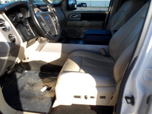 Used 2017 Ford Expedition EL XLT w/ Equipment Group 202A image 19