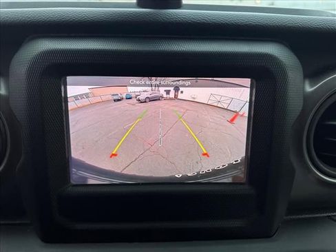 Used 2022 Jeep Wrangler Unlimited Sport image 25