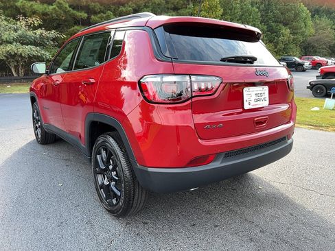 New 2026 Jeep Compass Latitude image 7