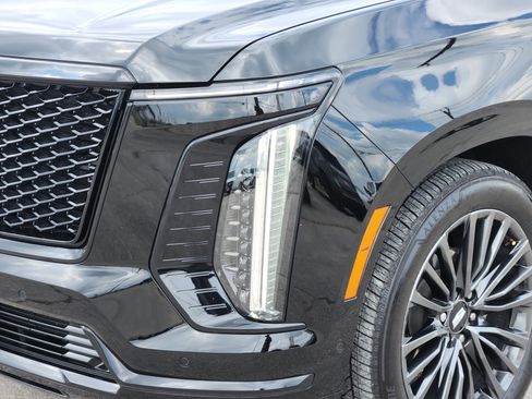Used 2025 Cadillac Escalade Sport Platinum AWD/4WD image 8