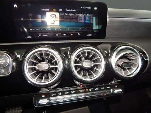 Used 2022 Mercedes-Benz A 220 4MATIC w/ AMG Line image 23