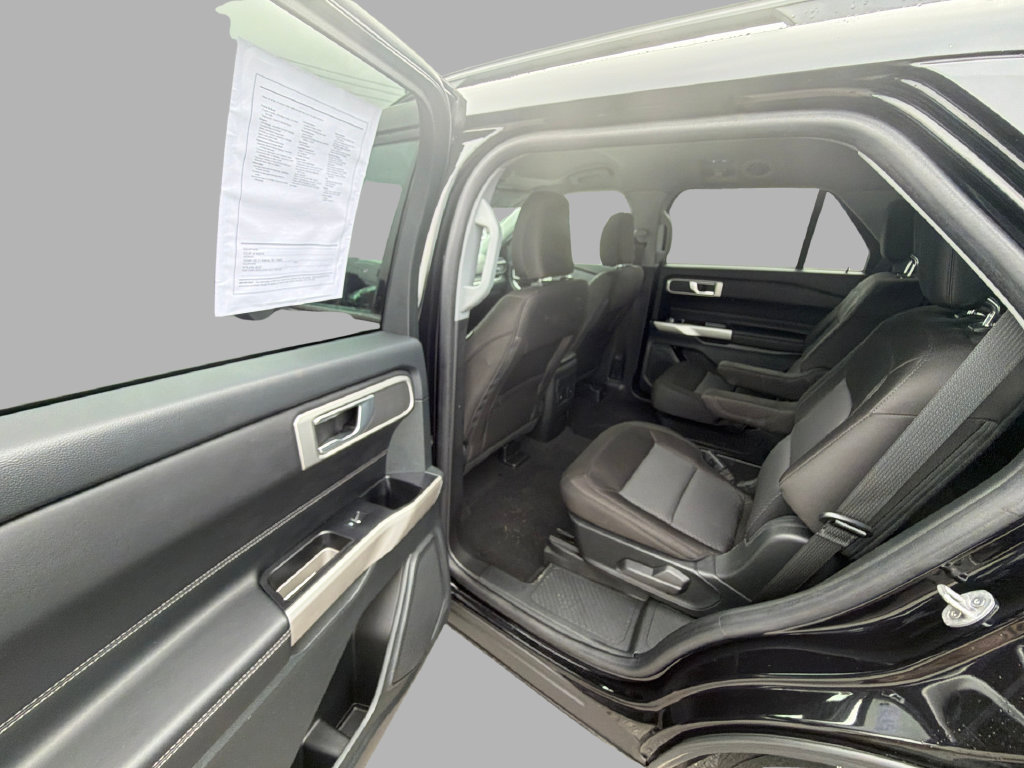 Used 2023 Ford Explorer XLT AWD/4WD image 13