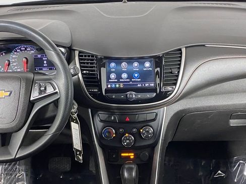 Certified 2019 Chevrolet Trax LS image 18