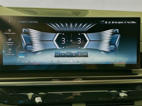 New 2026 BMW X5 xDrive50e image 14