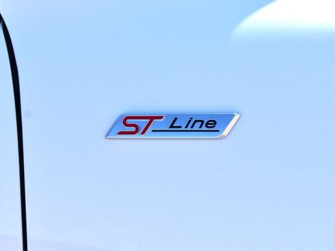 Used 2023 Ford Escape ST-Line w/ Equipment Group 301A FWD image 9