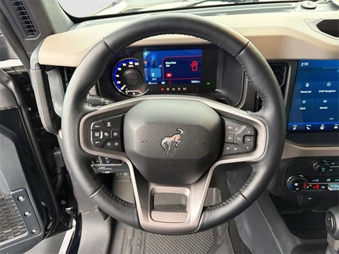 Used 2024 Ford Bronco Wildtrak image 11